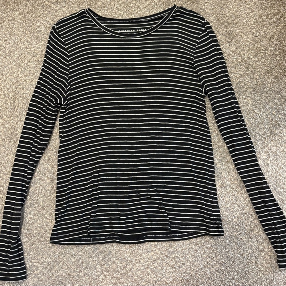 American Eagle Outfitters Black and White Fitted Long Sleeve Tee